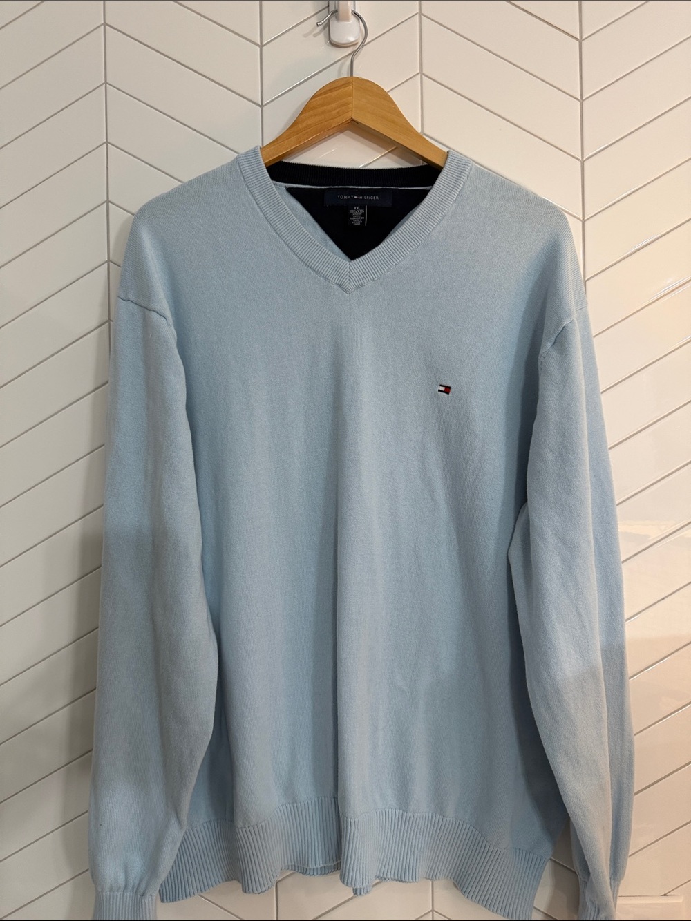 Tommy Hilfiger Men’s XXL Light Blue V-Neck Sweater Flag Logo-100% Cotton